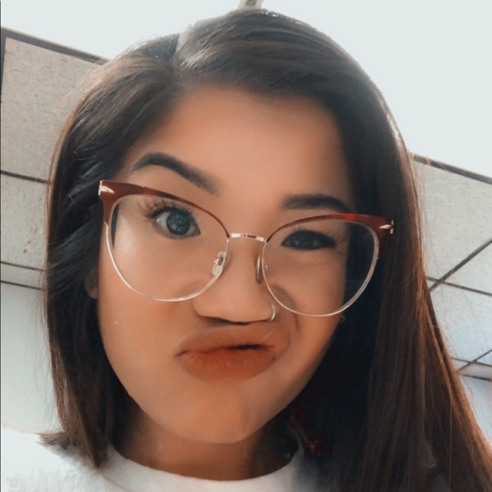 Meet your Posher, Eliza